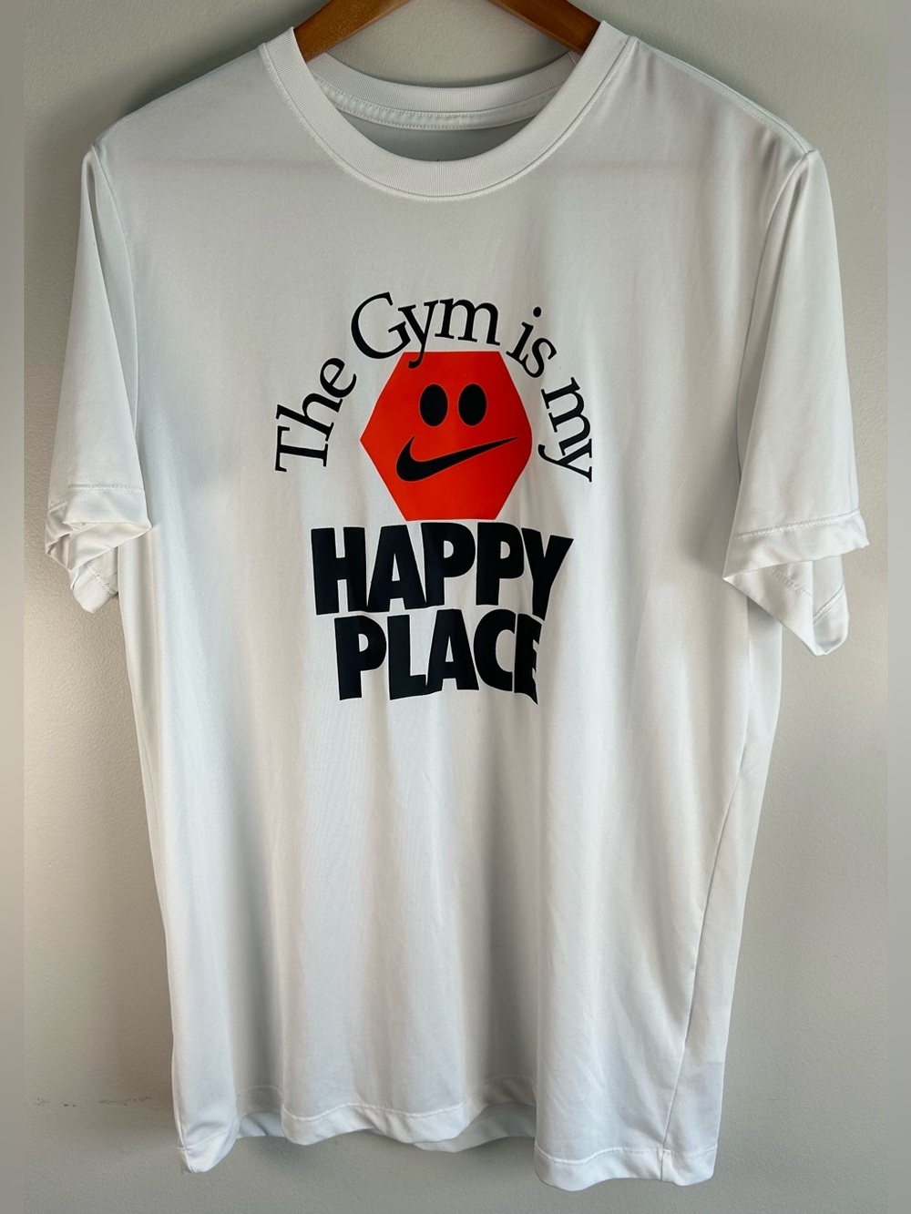 Nike Dri-Fit Mens T-Shirt Sz L The Gym is my Happy Place Smiley Face Workout Tee